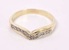 Dazzling Diamond Band Ring in 14K Yellow Gold
