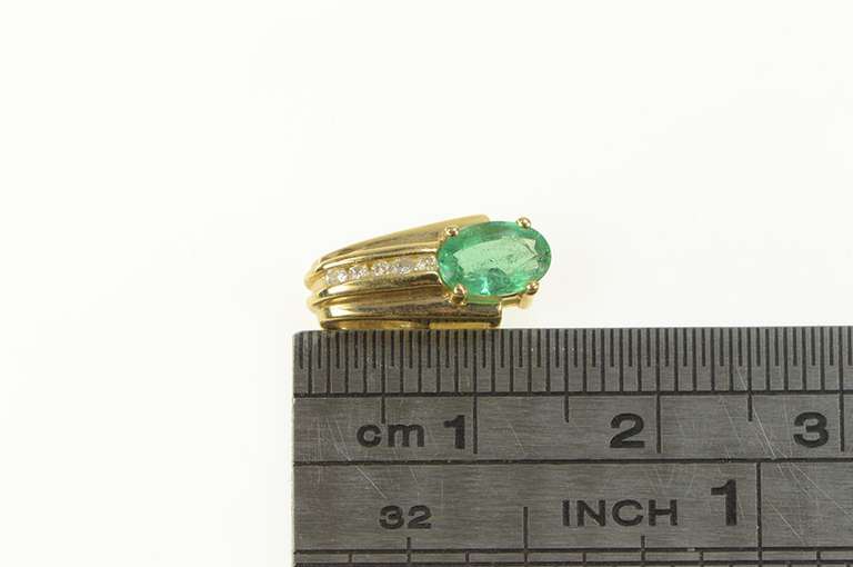 14K Yellow Gold Oval Emerald Diamond Grooved Statement Pendant