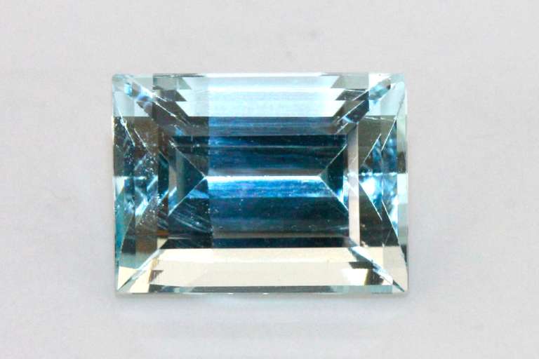 Exquisite Natural Aquamarine - 13.37 cts.