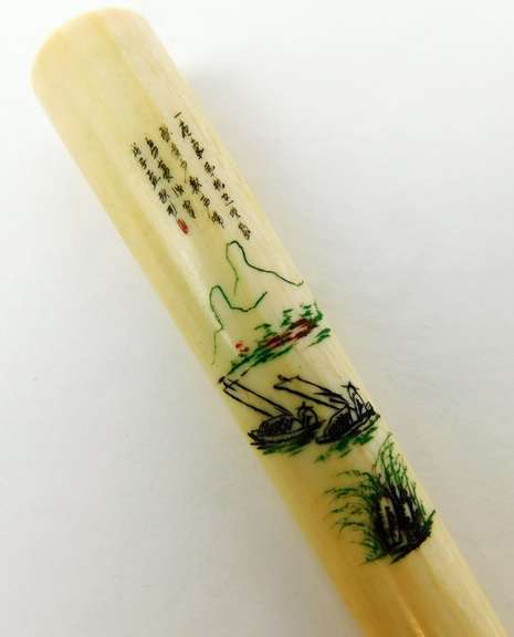 Vintage Asian Scrimshaw Cigarette Holder