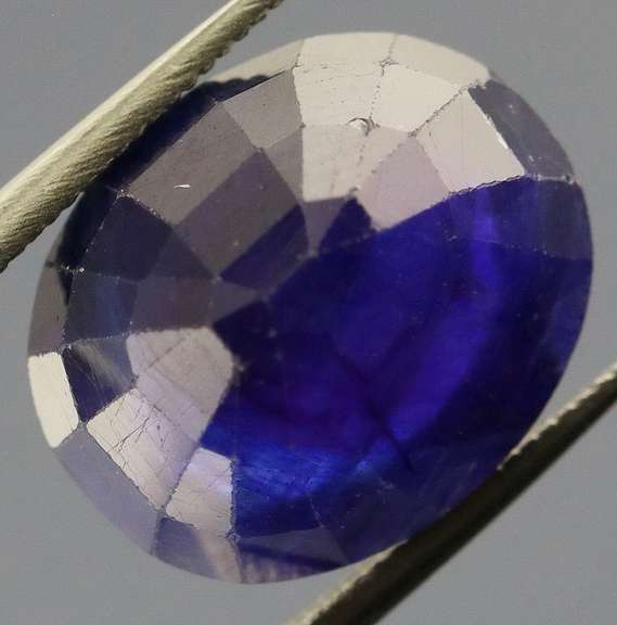Stunning 8.56ct ink blue Sapphire from Madagascar