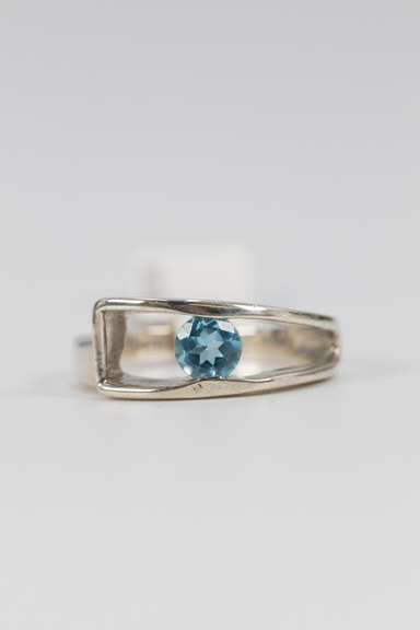 .925 Sterling Silver Ring Blue Topaz Gemstone Ring Size 9