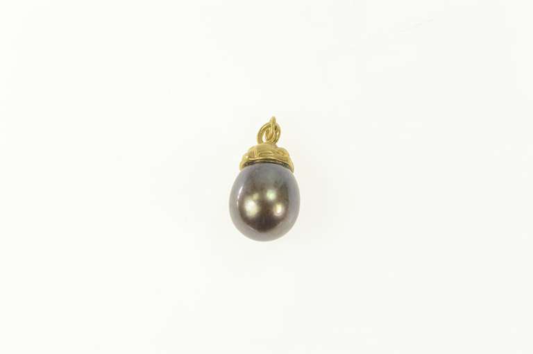 14K Yellow Gold Dark Grey Pearl Simple Statement Charm/Pendant