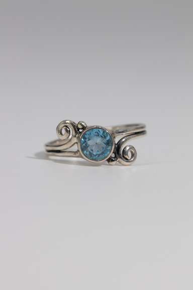 .925 Sterling Silver Ring w/ 7mm Blue Topaz Natural Gem Stone Size 8