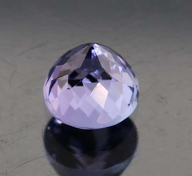 Eye catching 1.35ct blue violet Tanzanite solitaire
