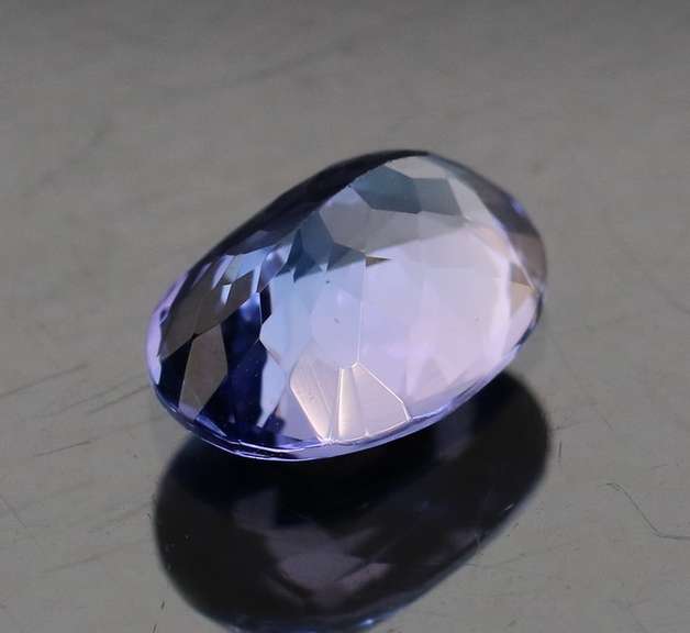 Stunning 1.28ct oval cut Tanzanite
