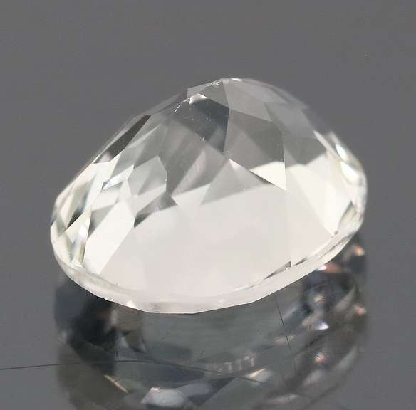 Great 6.16ct diamond white Topaz