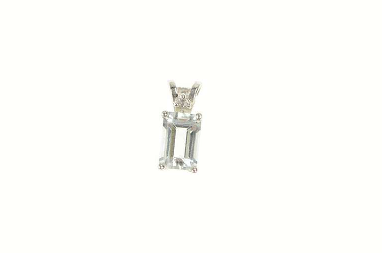 14K White Gold Emerald Cut Aquamarine Solitaire Simple Pendant