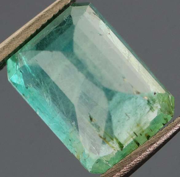 Outstanding color! 3.07ct vivid green Colombian Emerald