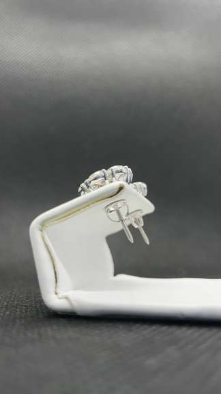 STUNNING NEW 4.25 CT LAB GROWN DIAMOND STUD EARRINGS