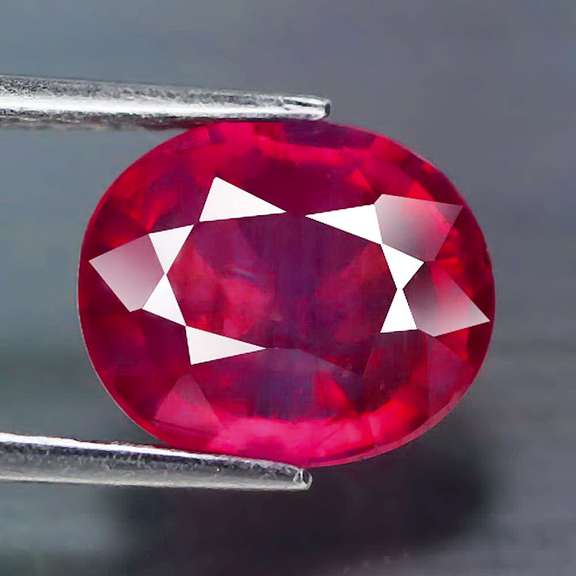 Stunning 3.52ct reddish pink Ruby