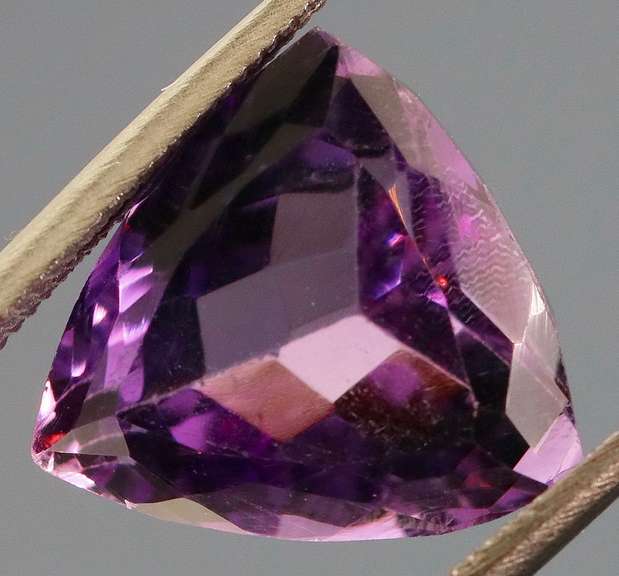Stunning 6.07ct trillion cut Brazilian Amethyst