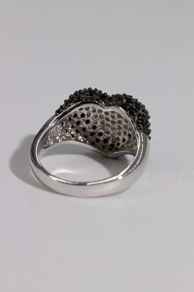 .925 Sterling Silver 15mm Heart Ring w/ Clear & Black Cubic Zarconia Stones Size 8