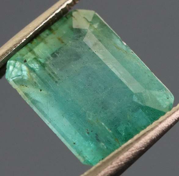 Outstanding color! 3.07ct vivid green Colombian Emerald