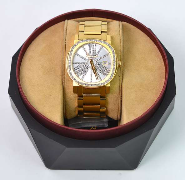 Wittnauer Crystal Accented Dial, Pre-Owned.