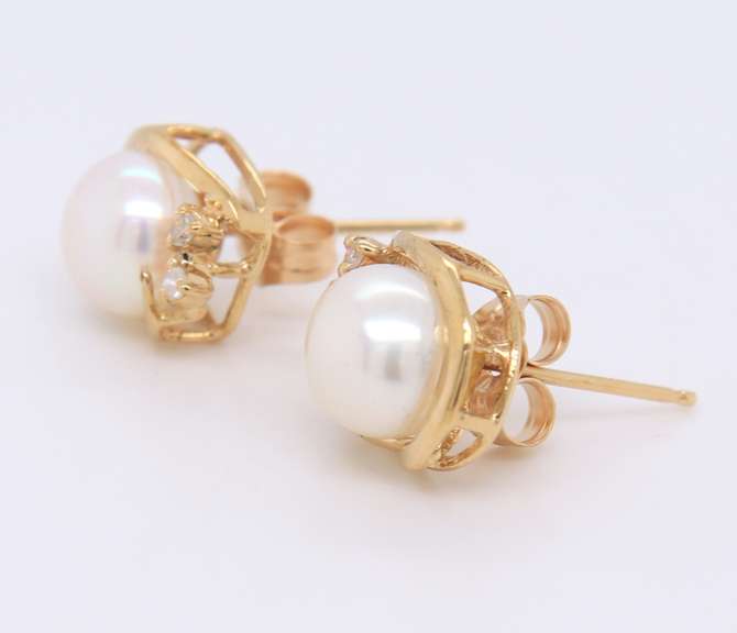 Elegant Yellow Gold Fresh Water Pearl and Diamond Accent Earrings