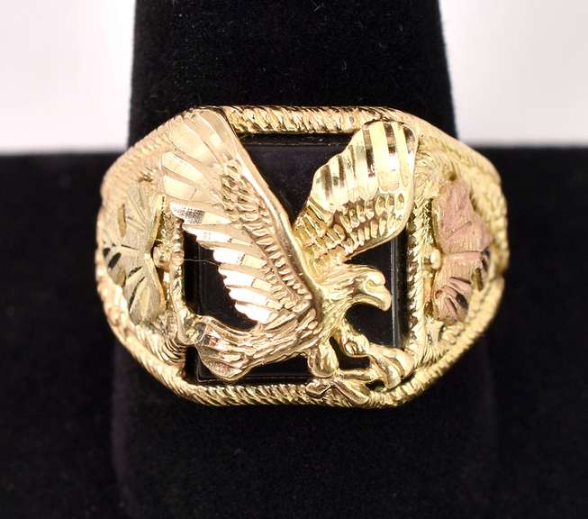Eagle Design Men's Ring in Yellow Gold