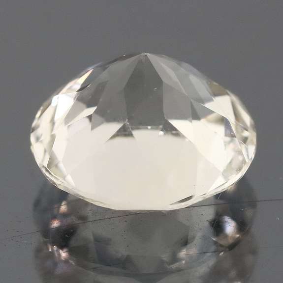 Glittering 4.49ct diamond white Topaz solitaire