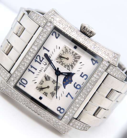 Bulova Accutron Quartz White Dial Watch