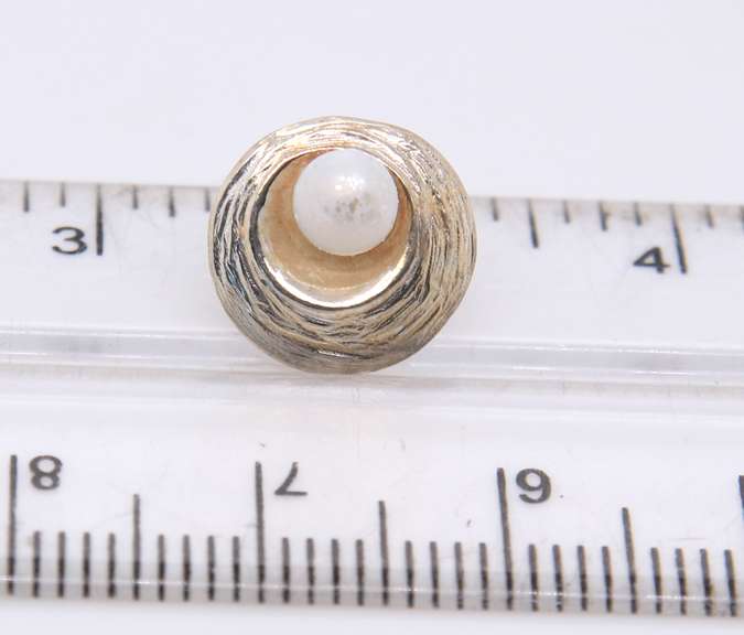 Vintage 925 Sterling Silver Pearl Shell Pendant on Chain with Matching Earrings