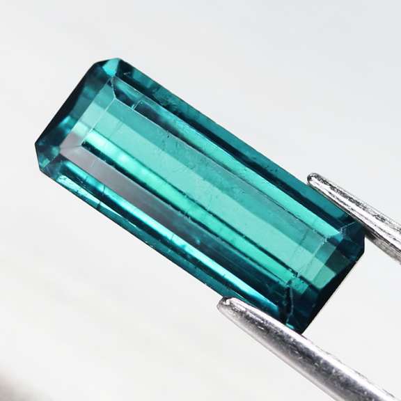 Elegant 1.66ct untreated london blue Tourmaline