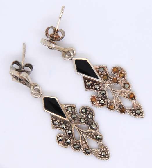 Set of 925 Sterling Silver Marcasite and Black Onyx Pendant on Chain With Dangle Earrings