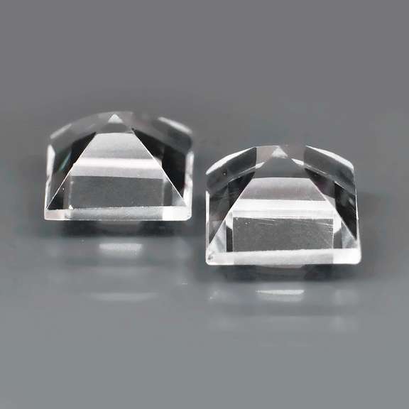 Excellent 6.65ct UNHEATED diamond white Topaz set