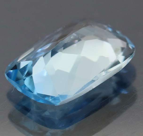 Bright! 4.89ct sky Blue Topaz