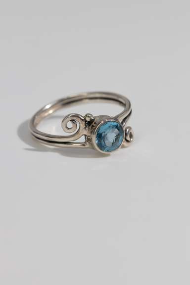 .925 Sterling Silver Ring w/ 7mm Blue Topaz Natural Gem Stone Size 8