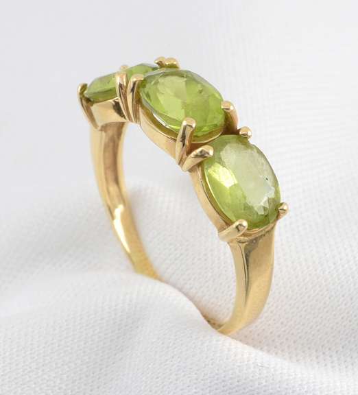 Tasteful Peridot Ring