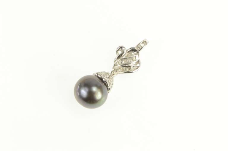 18K White Gold Black Tahitian Pearl 0.75 Ctw Diamond Drop Pendant