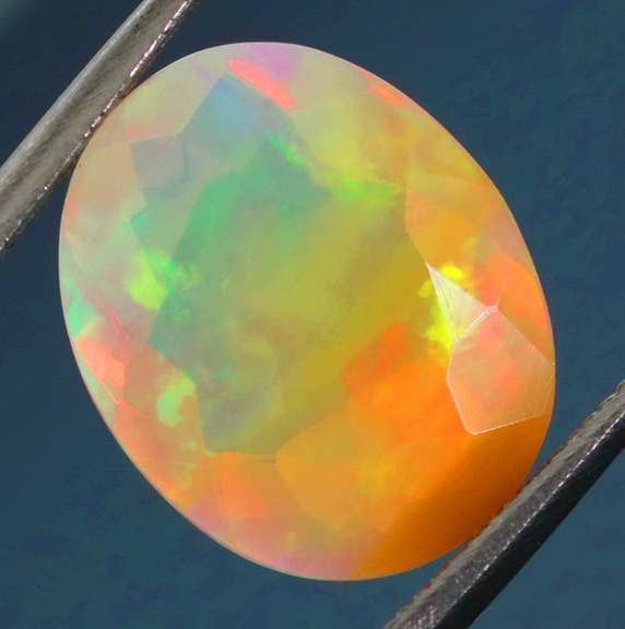Highly expressive FULL FLORAL 2.74ct Jelly Opal