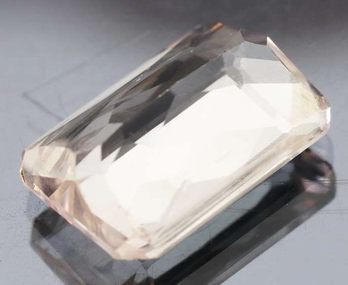 Striking 18.79ct high fire champagne Kunzite