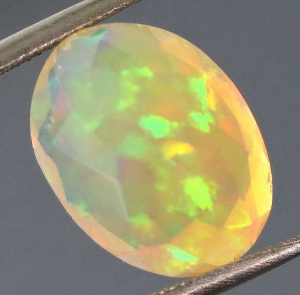 Gorgeous glittering 2.92ct faceted Jelly Opal