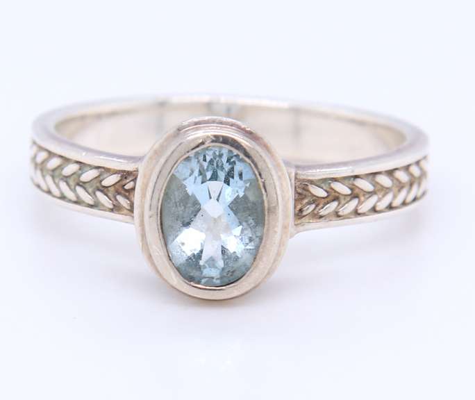 925 Sterling Silvr Cubic Zirconia Ring