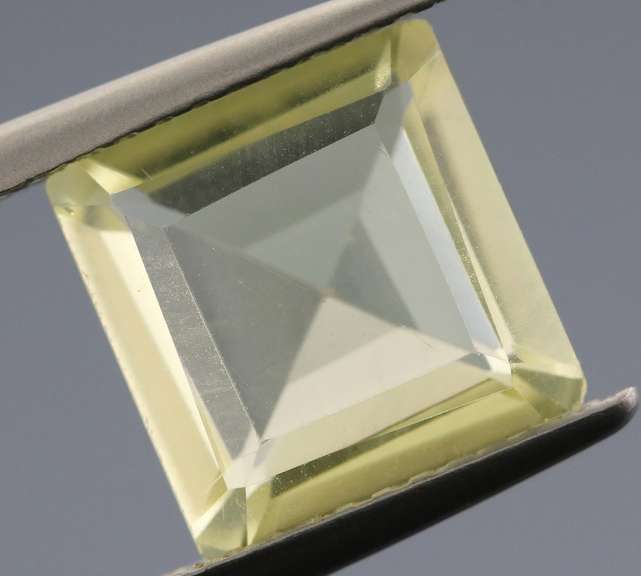 Flashing 2.79ct untreated emerald cut Citrine