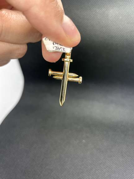 SCREW STYLE CROSS PENDANT 14K YELLOW GOLD WITH 0.50 CARAT OF DIAMOND