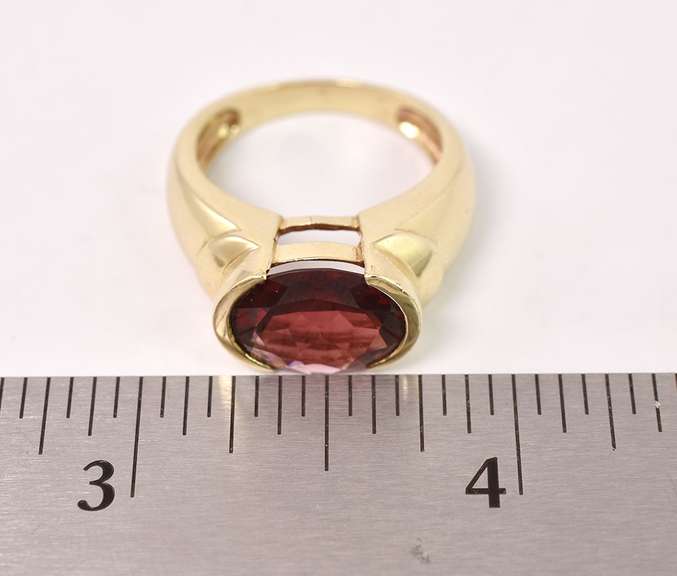 Tastful Large Garnet Ring in Yellow Gold