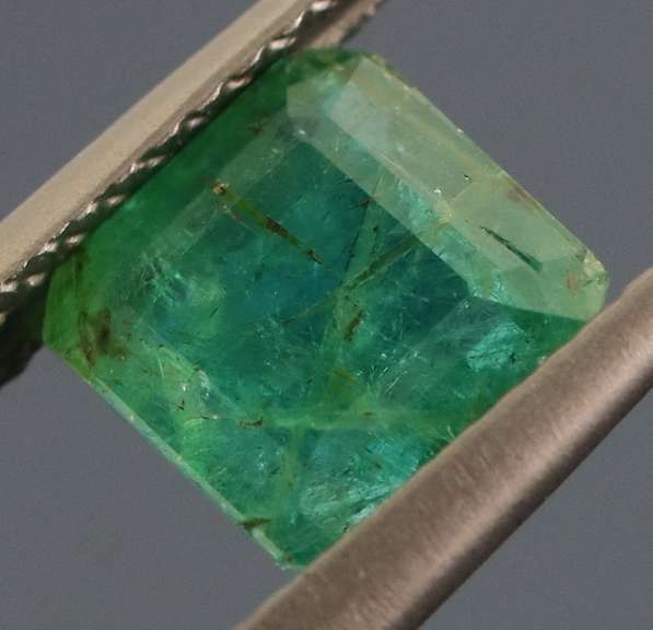 Vivid green! Unheated! 1.77ct Colombian Emerald