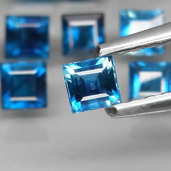 Exquisite 5.79ct 38 piece Sapphire set