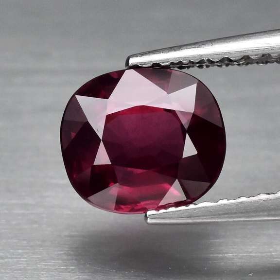 Simply lovely 1.48ct violet pink Rhodolite Garnet