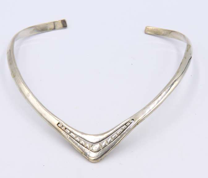 Vintage 925 Sterling Silver Mexico Cuff Necklace