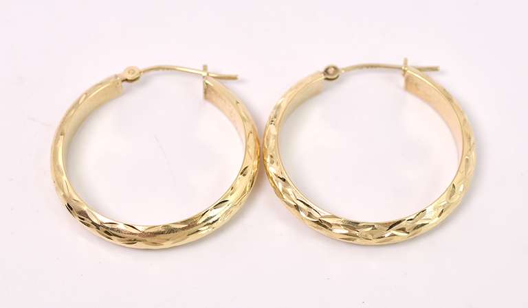 Gorgeous Hoop Earrings in 14K Yellow Gold