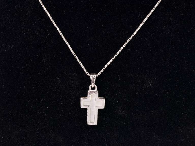 Elegant Sterling Silver Cross & Chain
