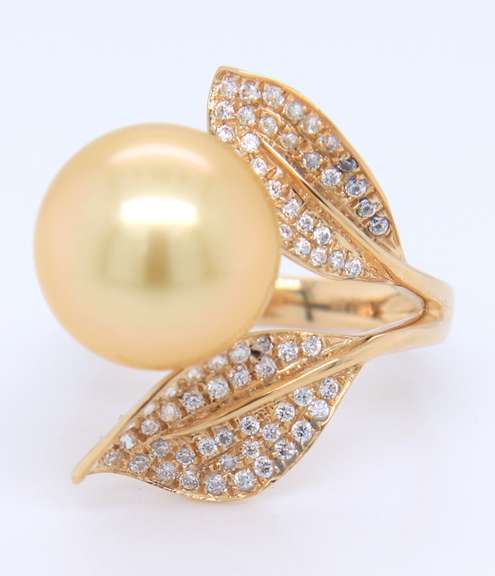 Attractive 18kt Golden South Sea Pearl and Diamond Leaf Ring