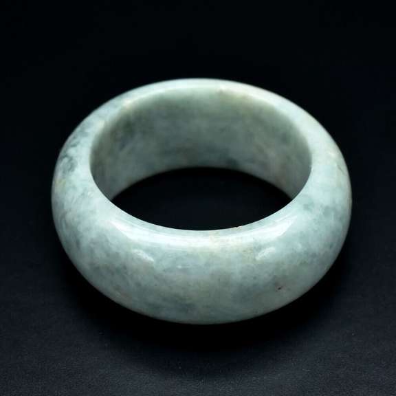 Stunning all natural 46.89ct Jadite Jade ring