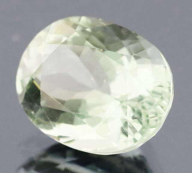 Brilliant 7.80ct natural platinum green Amethyst