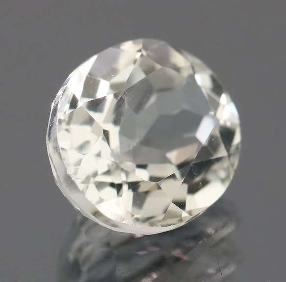 Great 6.16ct diamond white Topaz