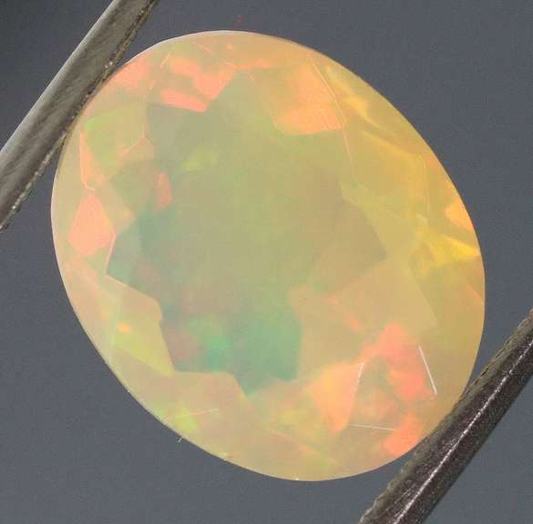 Excellent glittering 3.02ct faceted Jelly Opal
