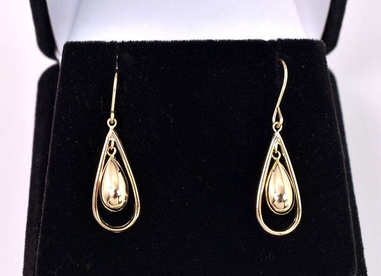 Gorgeous Tear Drop Earrings in 14K Yellow Gold